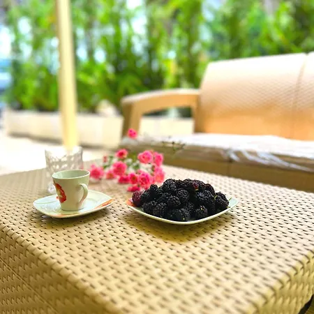 By The 公寓 格勒姆