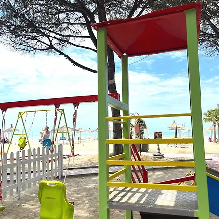 By The 公寓 格勒姆