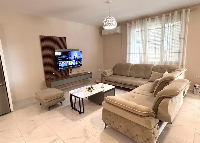 By The アパート *